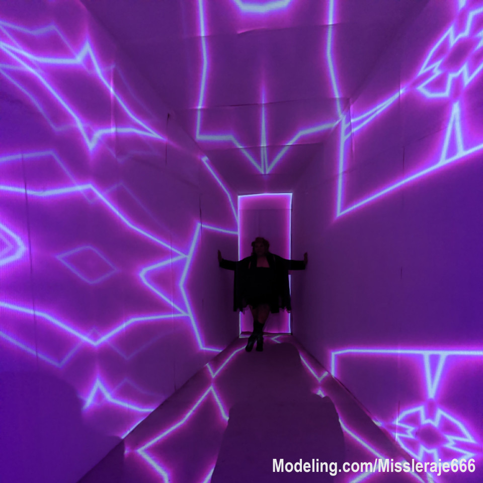 Who doesnt love to play with lights.