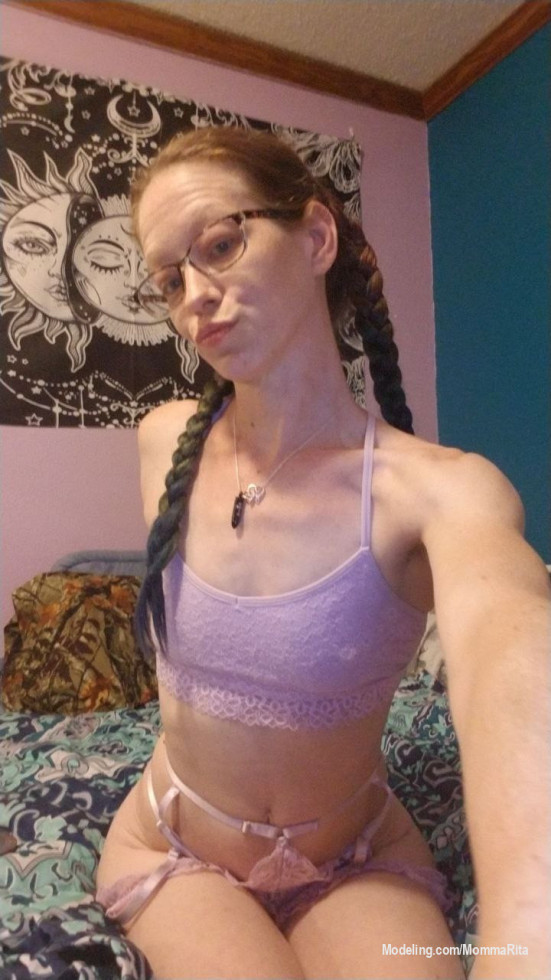 Just your ordinary, average goddess next door 😘.